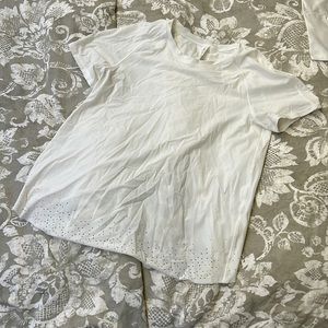 lululemon, good condition tshirt, size 2, white color